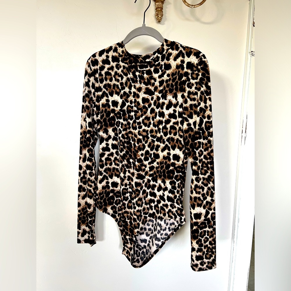 NWOT leopard print body suit L
